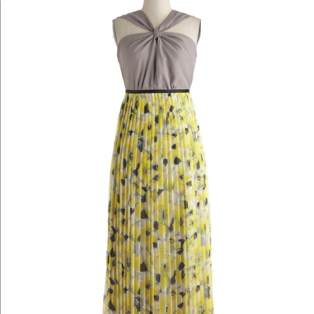 Modcloth Ryu Yellow Floral Pleated Maxi Dress